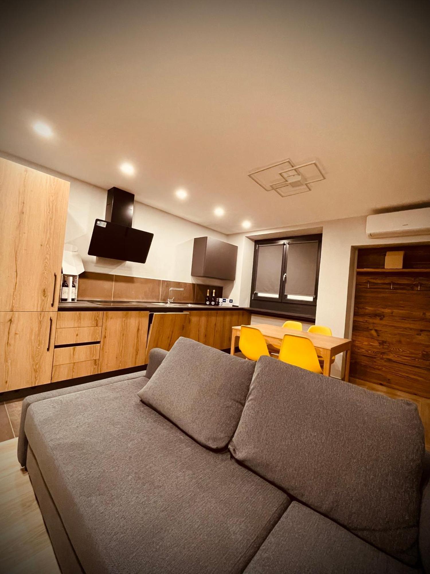 Appartamento Alpine Hut Pont-Saint-Martin Esterno foto